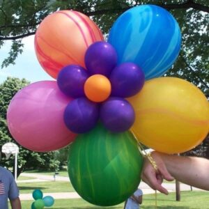 Floare din baloane multicolore-0